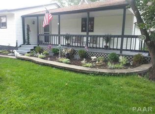 1724 Mitchell St, Pekin, IL