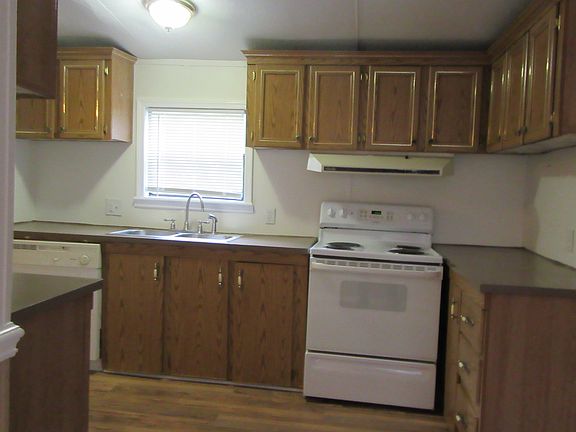 3rd image of 2472 Marigold Ave