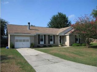 865 S Piccadilly Dr, Charleston, SC 29412