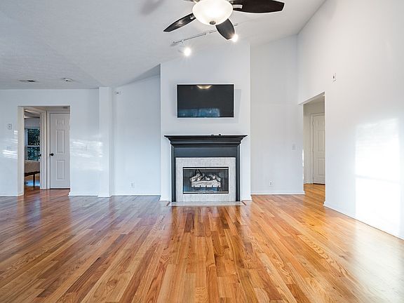 4th image of 2001 Remington Park Rd