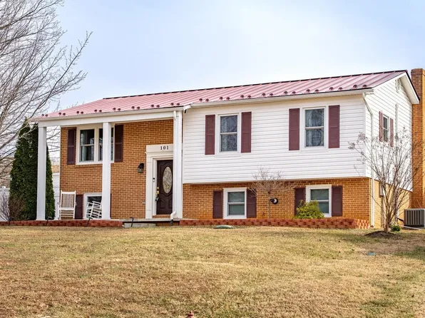 101 Maple Leaf Ln, Elkton, VA 22827