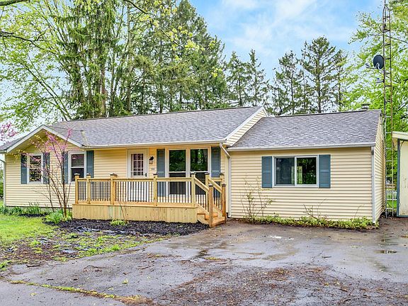 3rd image of 2901 Schell Dr
