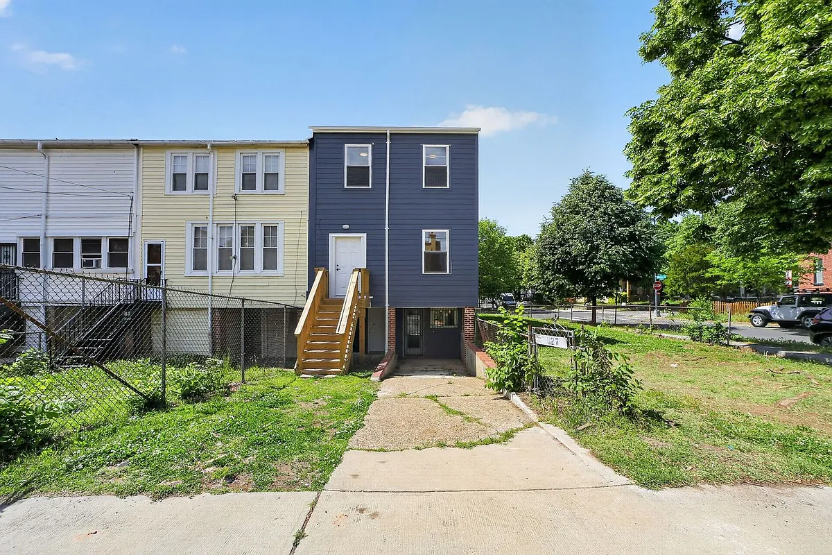 Building Photo - 1127 Orren St NE