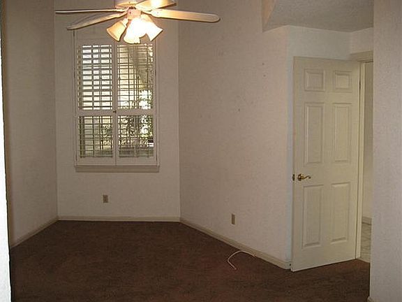4th image of 636 Copperfield Ln