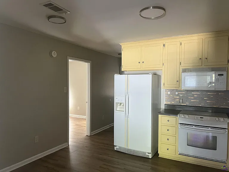 230 Katelyn Cir — Photo 3