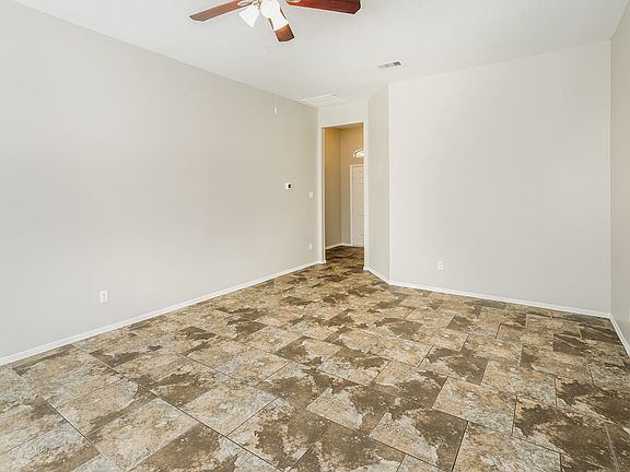 4th image of 11927 Belle Ct