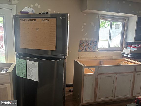 5th image of 710 New Ave