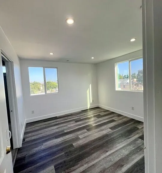 789 E 41st Pl — Photo 7