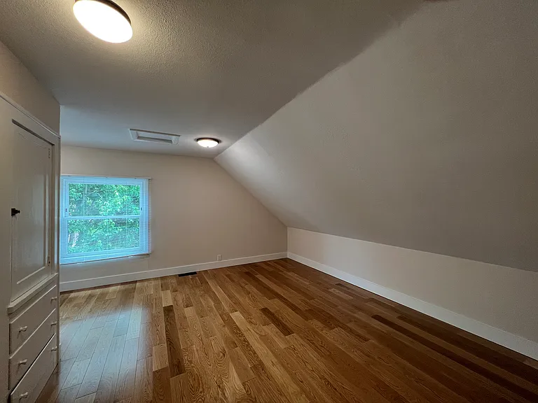 2537 SE 33rd Pl — Photo 10