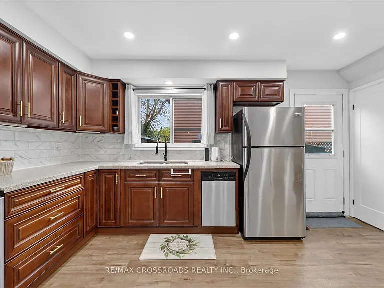 357 Pompano Ct — Photo 12