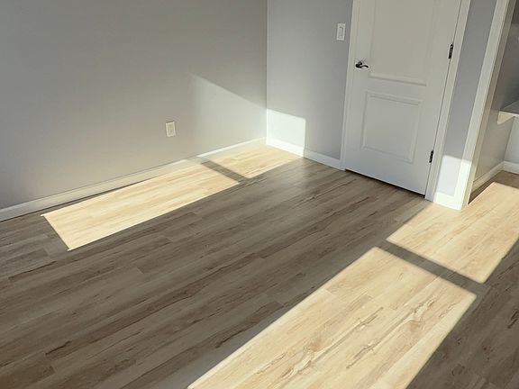 4th image of 936 Providence Rd #1