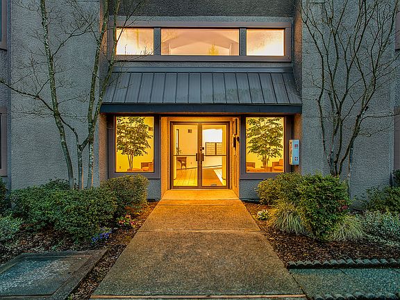 3rd image of 11300 1st Ave NE APT 320