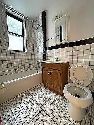 3rd image of 1546 Madison Ave APT 1A