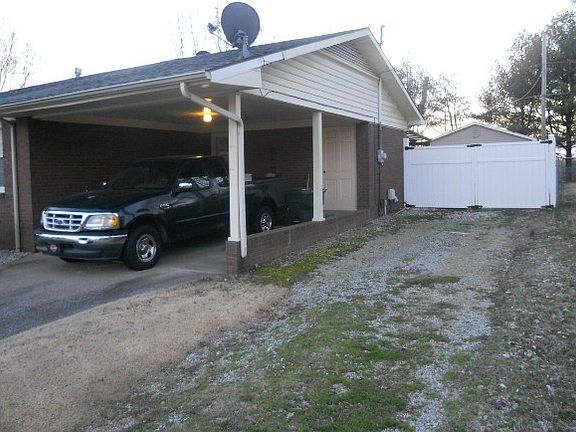 2nd image of 875 Chickasaw Dr
