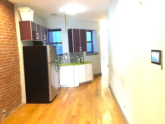 Rented by Brooklyn Group | media 7