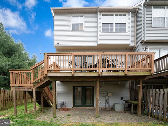 4th image of 408 Barrows Ct