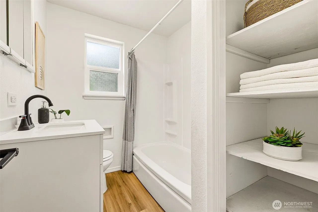 5 bed, 1500 sqft, $700 — Photo 4