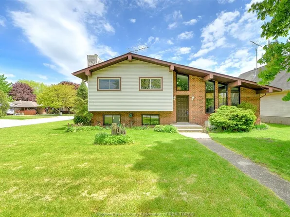 204 Pearson Dr, Essex, ON N0R 1G0
