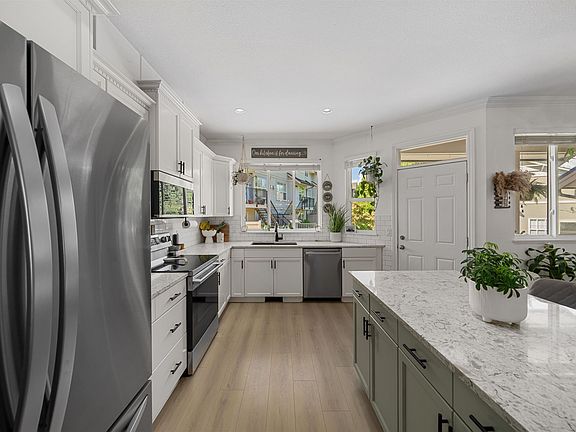 5th image of 11720 Cottonwood Dr #20