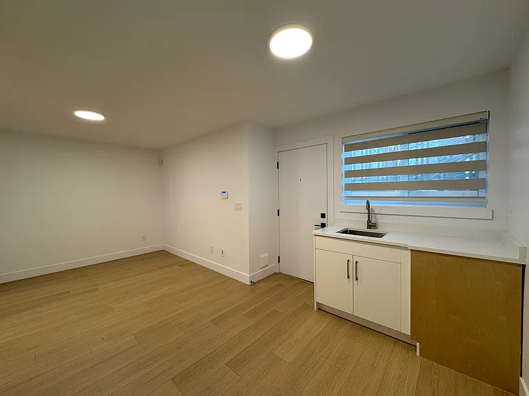 4557 Parker St — Photo 16