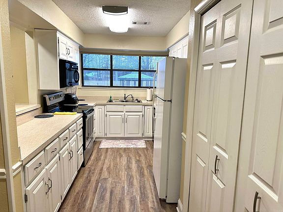3rd image of 5371 Central Ave #3-B