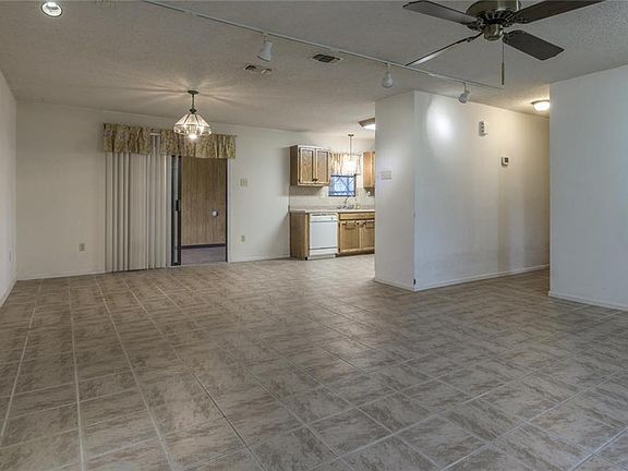 5th image of 114 Red Oak Ln