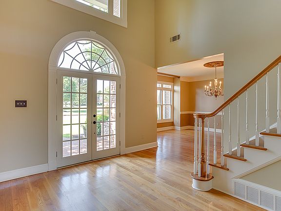 4th image of 9330 Groveway Cv