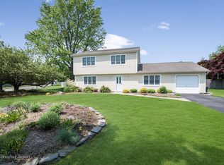 1 Ross Ct, Mount Sinai, NY 11766