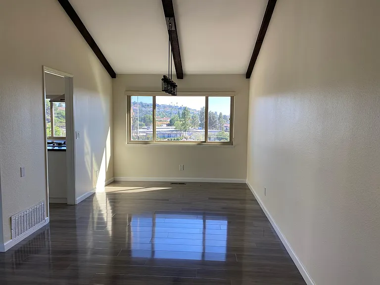 7868 Laurelridge Rd — Photo 5