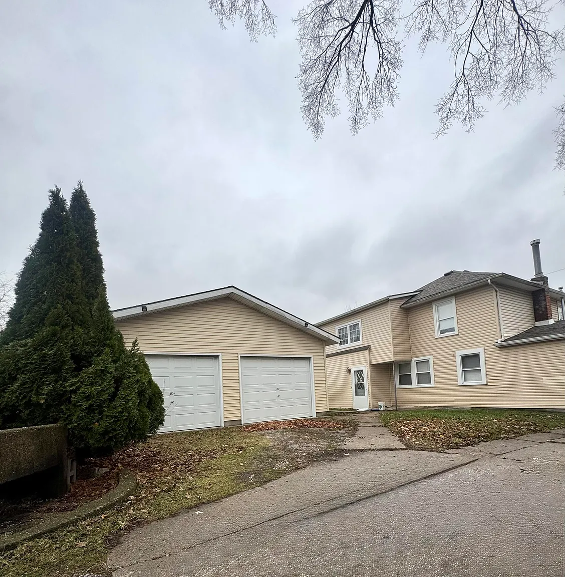 417 Roosevelt St photo 1