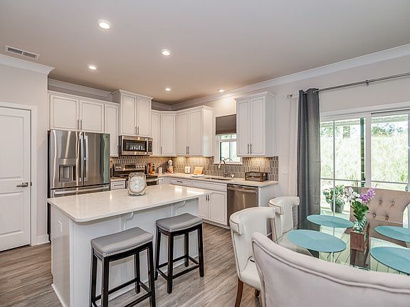 Kitchen island for entertaining