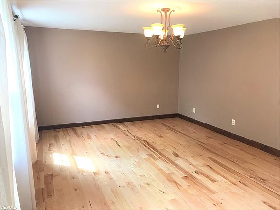 5th image of 22274 Jonathan Dr