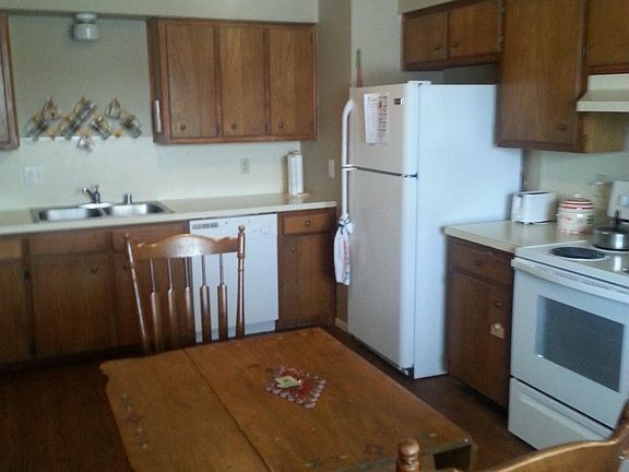 3rd image of 9617 Durham Ave