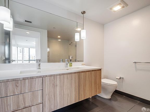 3rd image of 1300 22nd St APT 309