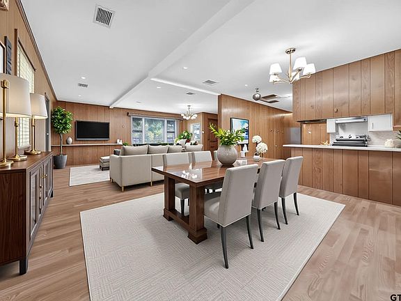5th image of 2206 Robbins Dr