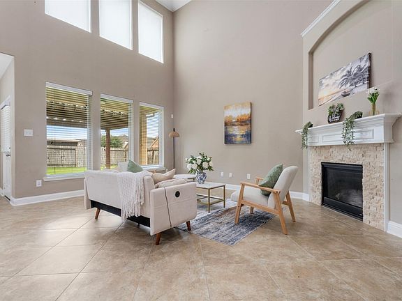 5th image of 102 Blossom Terrace Ln