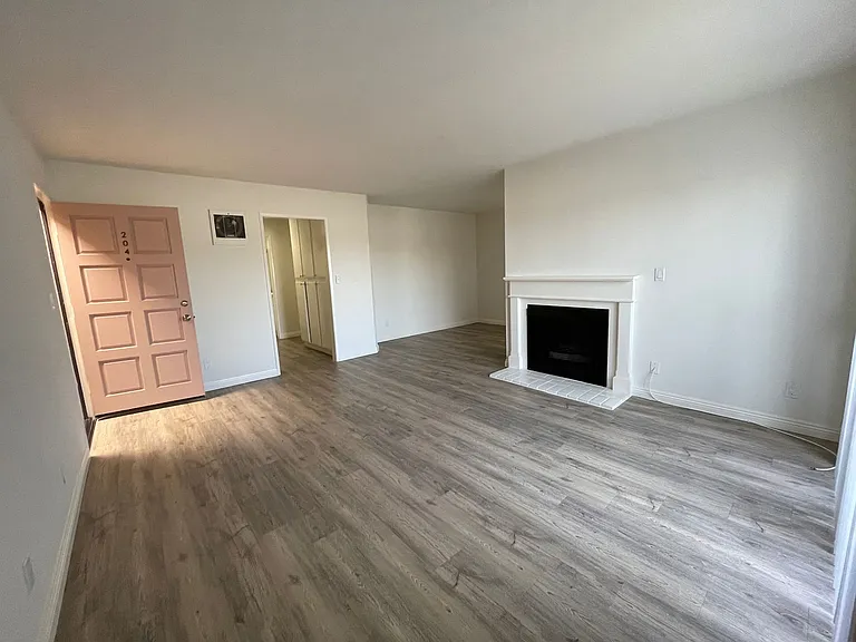 Bentley Apartments LLC — Photo 7