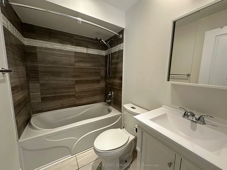 87 Lawrence Ave W — Photo 17