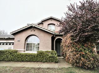 3036 W Elowin Ave, Visalia, CA 93291