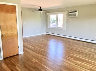 720 57th St #3, Clarendon Hills, IL 60514