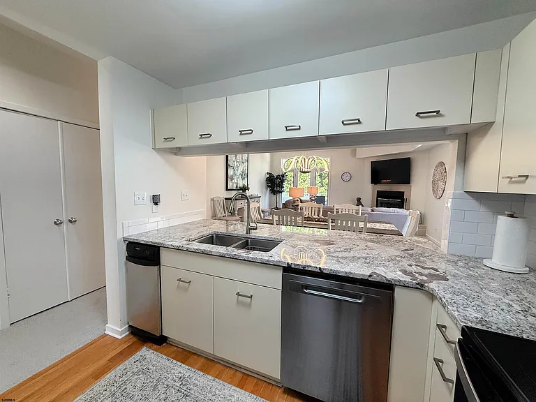 7701 Atlantic Ave #65 — Photo 8
