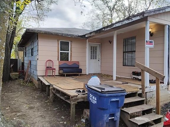 2nd image of 607 W Cheyenne St