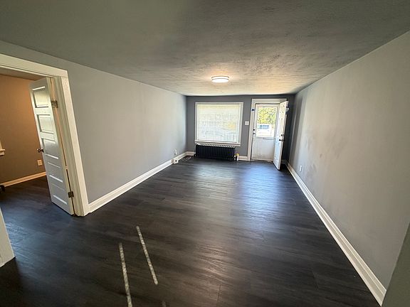 4th image of 2444 Schrage Ave #B