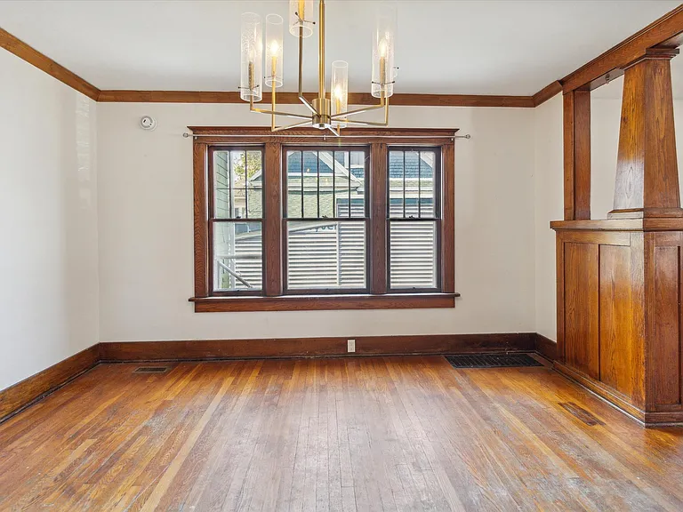 112 E Center St — Photo 13