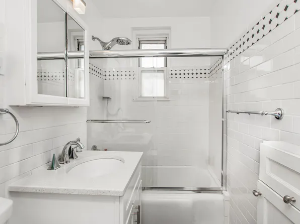 5639 Netherland Avenue 5C image 9 of 10