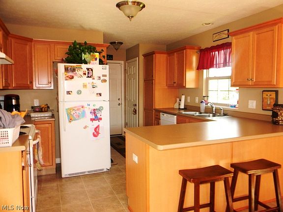4th image of 4114 Chester Ave