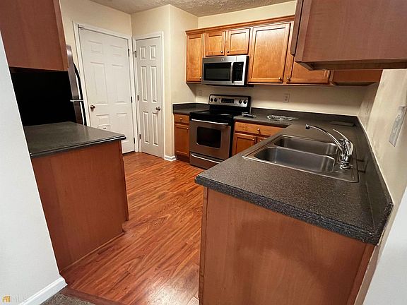 4th image of 165 Fern Crest Dr