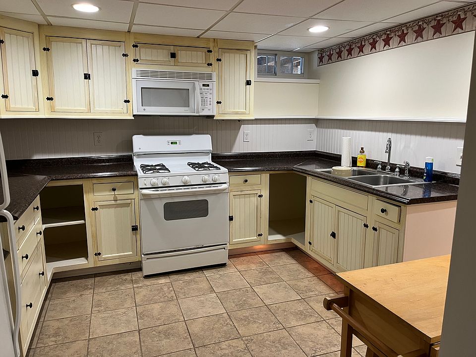 Plenty of storage and outlets in kitchen