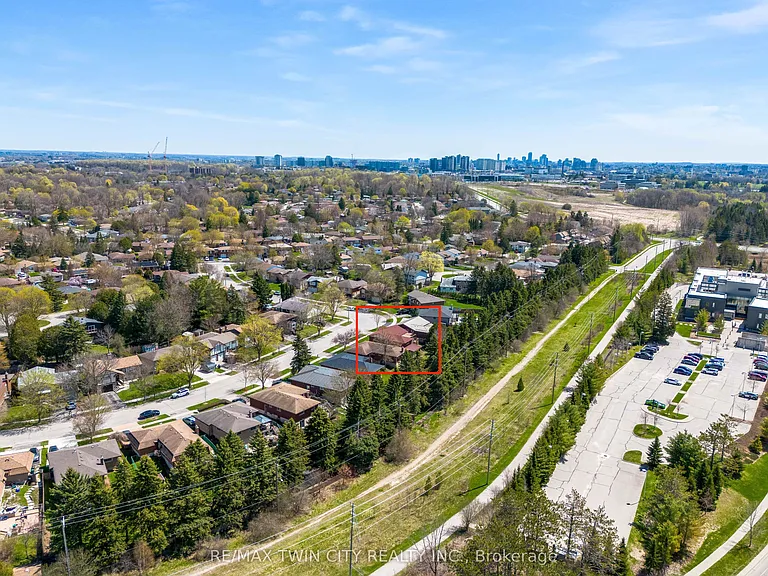 402 Lakeview Dr — Photo 44