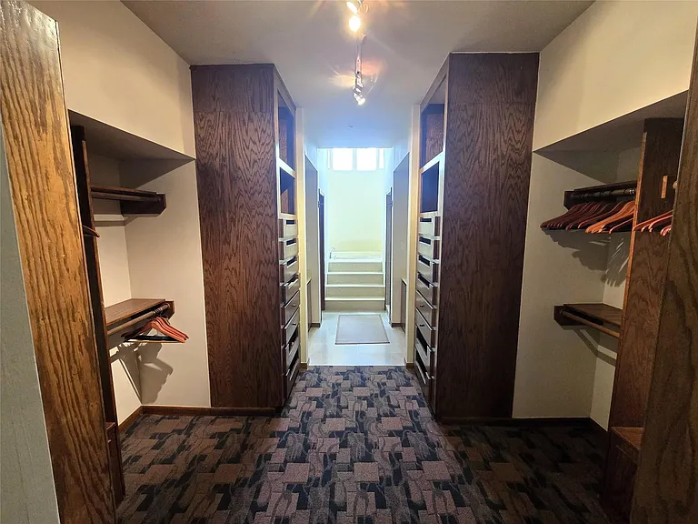 3231 Hemingway Dr — Photo 23